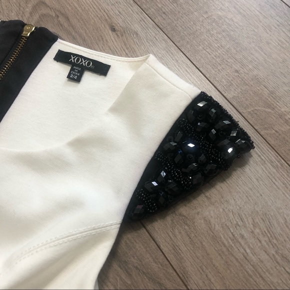 XOXO Statement Shoulder Peplum Dress - Picture 5 of 8